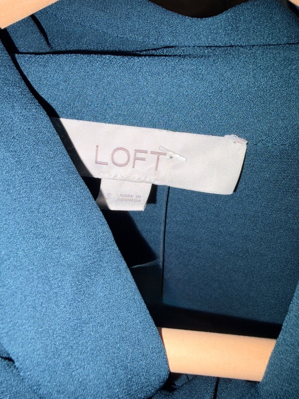 Ann Taylor LOFT Women’s Top Teal Blue Tie- Neck Bow Button -Front Long Sleeves - Picture 3 of 3